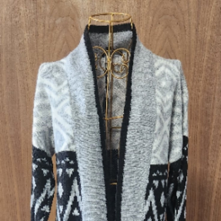 Geometric cardigan top